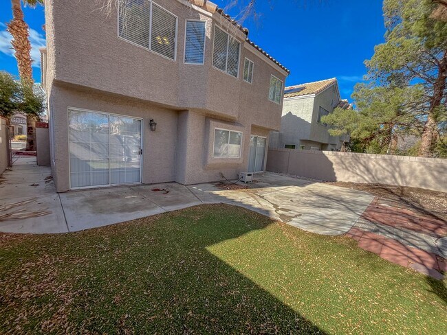 Building Photo - Spacious 4-Bedroom Home in Prime Green Val...