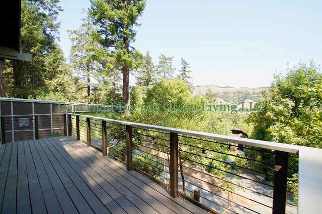 Building Photo - 2 Bedroom Woodacre Home with Views!