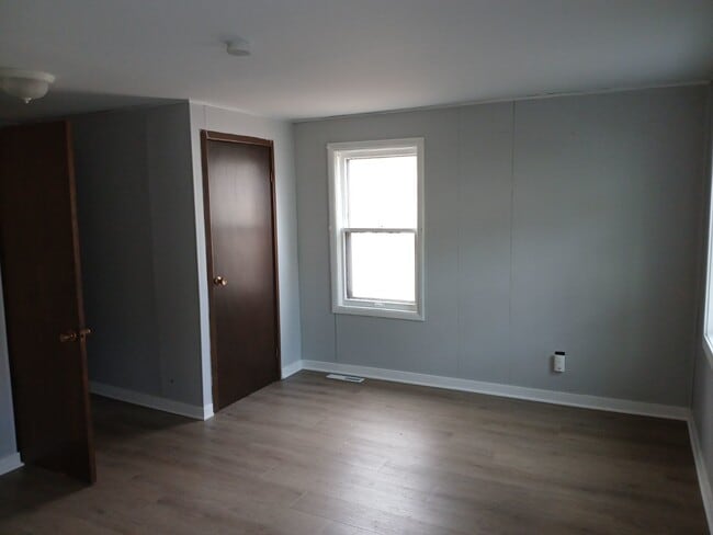 Building Photo - Adorable 4 Bed | 2 Bath in Longfellow