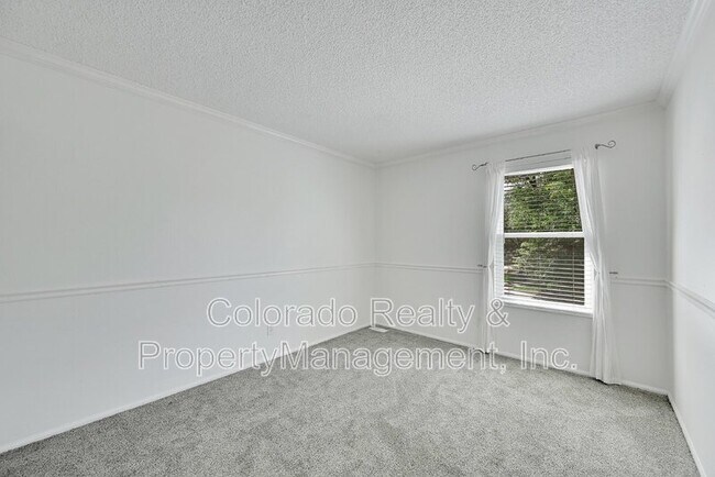 Building Photo - 2430 S Eagle Way