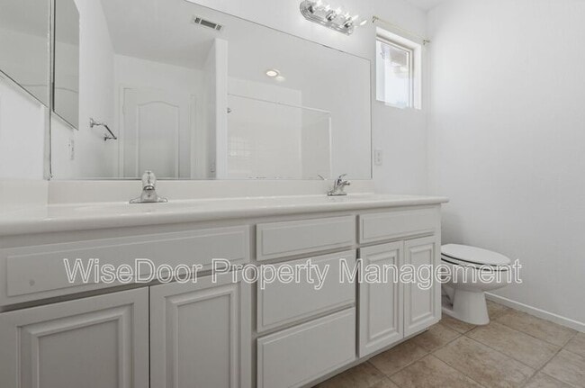 Building Photo - 1087 Waterfall Way