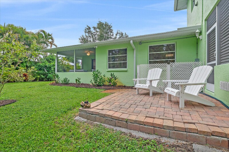Building Photo - 3636 Roslyn Rd