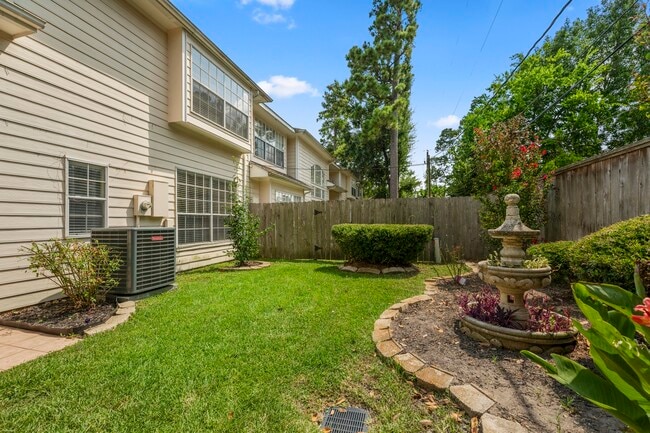 Building Photo - 6830 Jasmine Pl