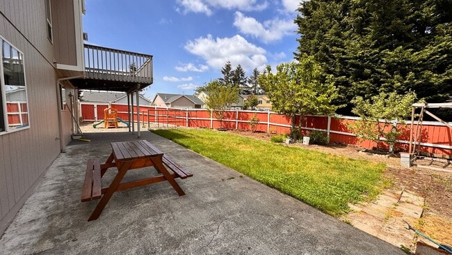 Building Photo - Spacious & Modern 4-Bedroom Home in Kent