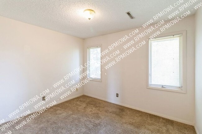 Building Photo - 1124 Johnson St