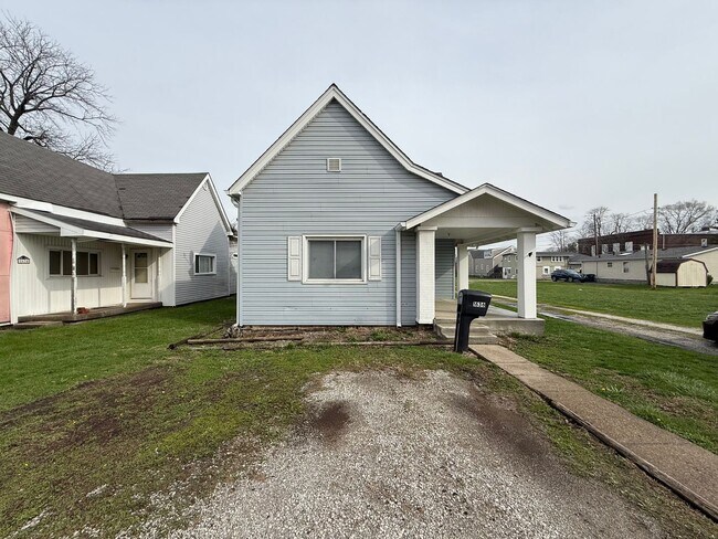 Building Photo - House for Rent