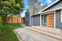 Building Photo - Custom Arbor Heights Bungalow with AC and ...