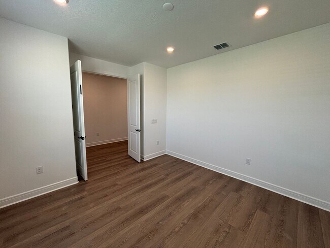Building Photo - 6360 SW 82nd Terrace