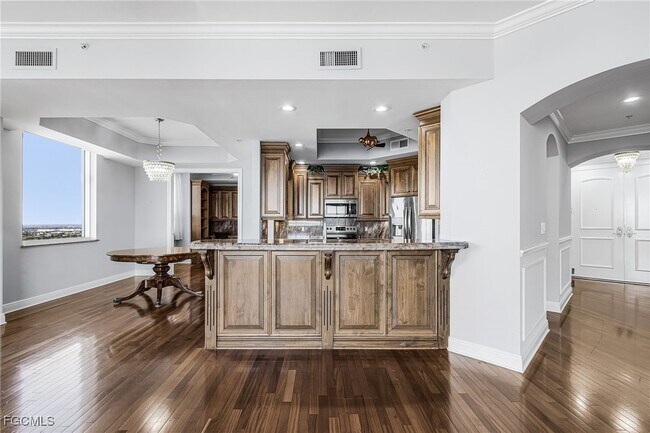 Building Photo - 2104 W First St