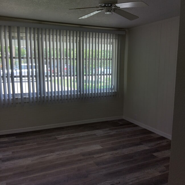 Building Photo - 112 Frances Dr