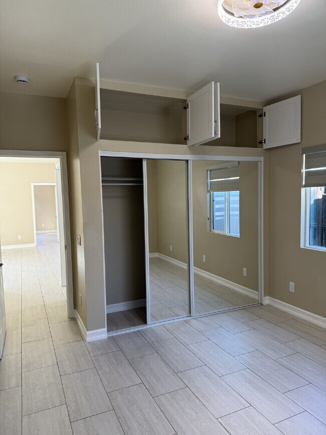 Building Photo - Beautifully finished 2024 ADU in the Victo...