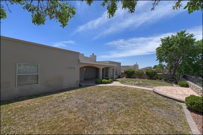 Building Photo - 1435 Cloud Ridge Dr