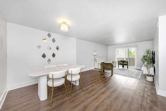 Building Photo - 4301 W Cleveland St