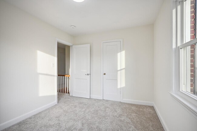 Building Photo - 2711 Elnora St