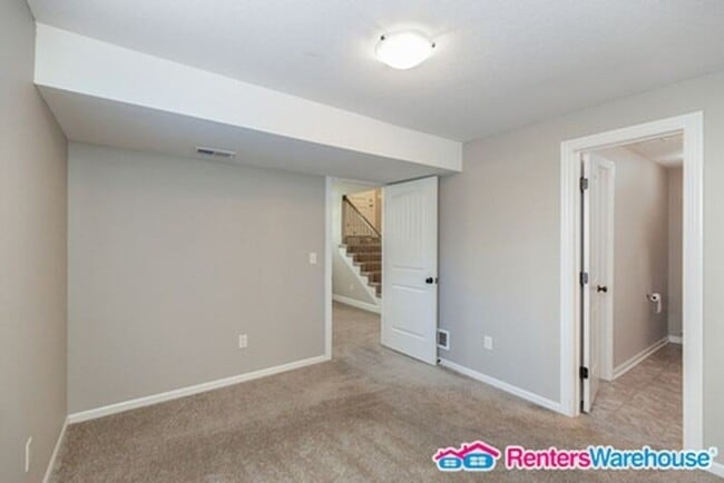 Building Photo - Spacious 4 bd, 3bth Home in Blue Springs. ...