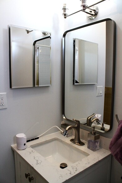 Building Photo - 1400 D St SE