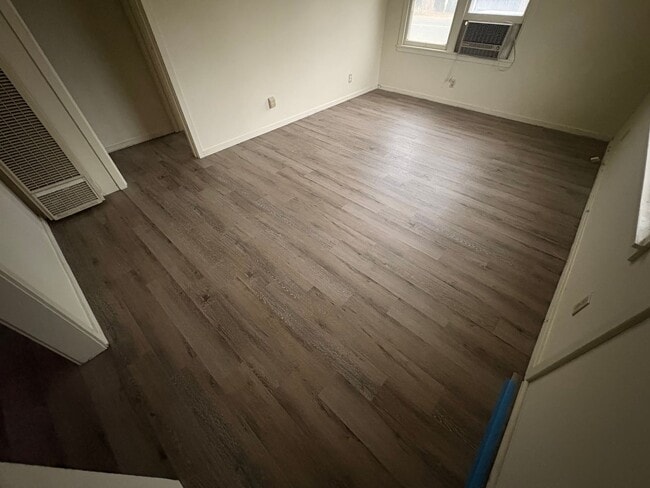 Building Photo - Cute home for rent in Woodlake, Ca