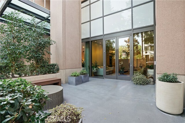 Building Photo - 1111 S Grand Ave