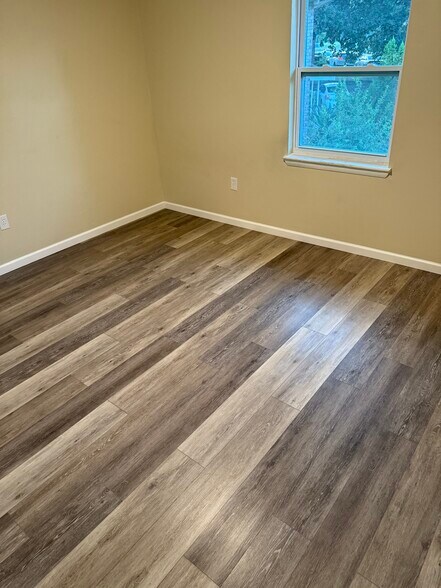 Building Photo - 108 Woodhouse Ln