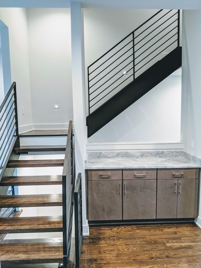 Building Photo - Luxury Townhome in Desirable Germantown Neighborhood