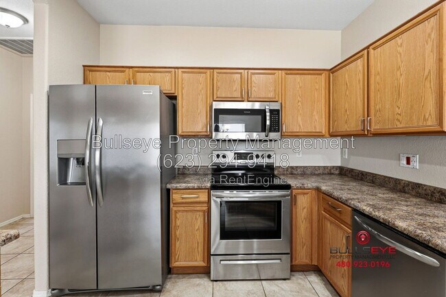 Building Photo - 3736 E Woodside Way