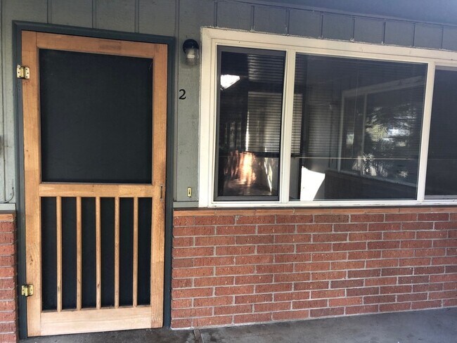 Building Photo - 801 Ashland St