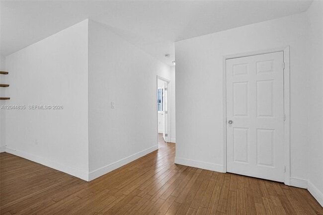 Building Photo - 320 85th St