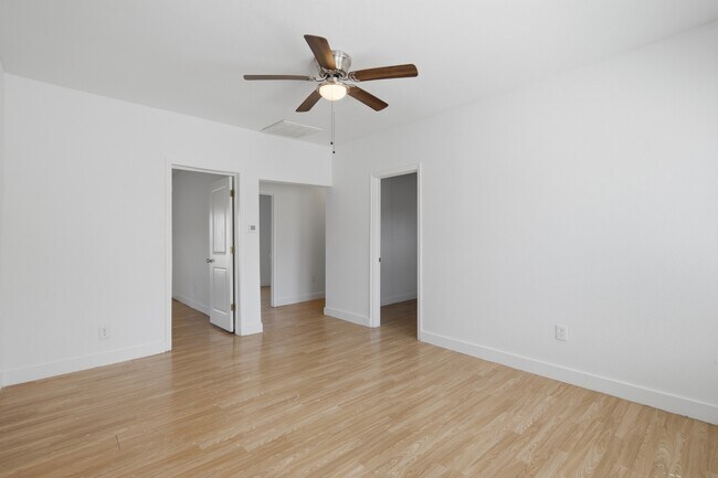 Building Photo - 406 Grayson St