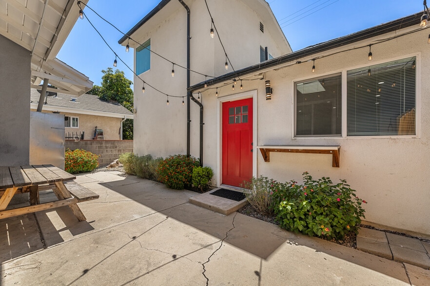 Building Photo - 6731 Amigo Ave