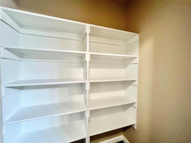 Building Photo - 705 River Garden Dr