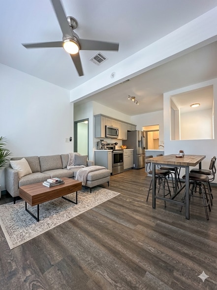 Building Photo - 802 Montana St