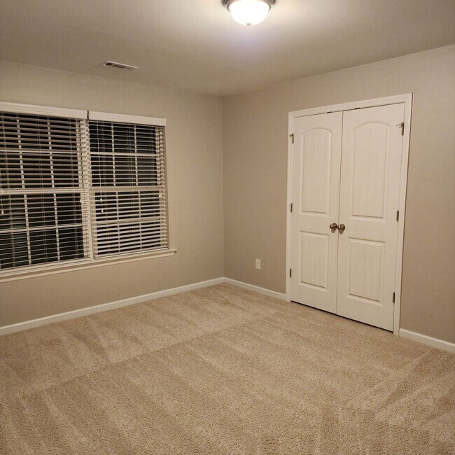 Building Photo - 329 Bella Rose Dr