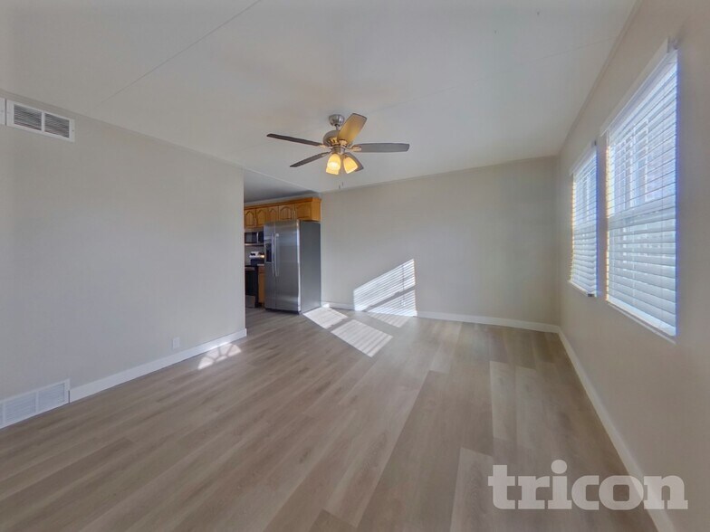 Building Photo - 1904 S Sheridan Ave