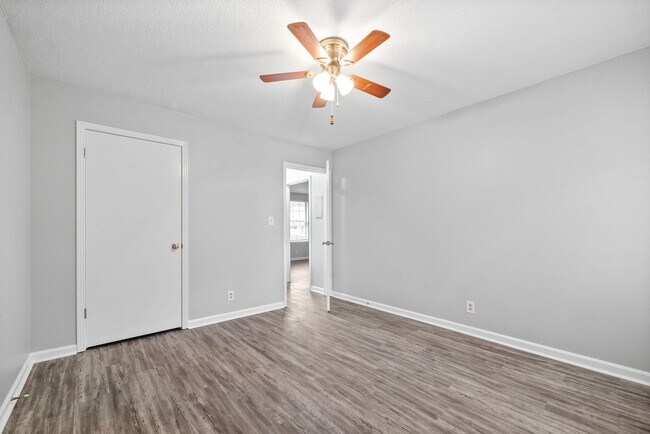 Building Photo - 630 R S Bradley Blvd