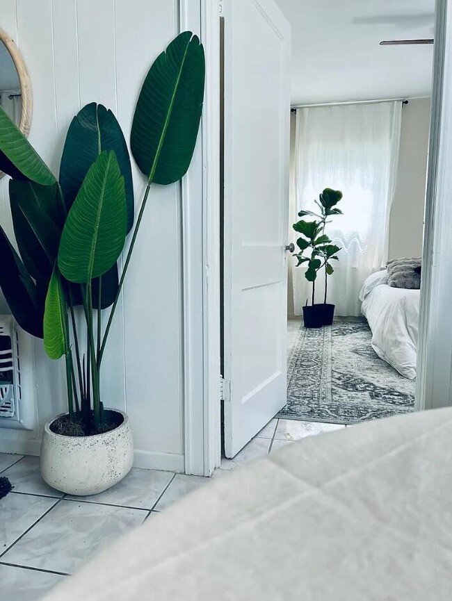 Building Photo - 707 2nd Ave S