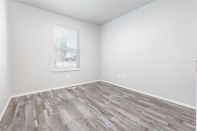 Building Photo - 907 W Tesio Way