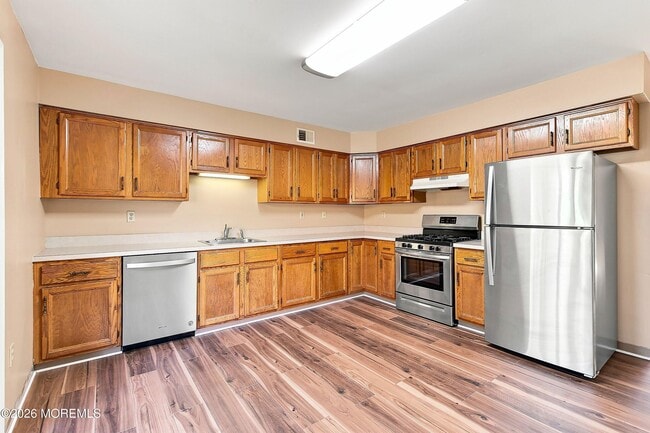 Building Photo - 229 2nd St