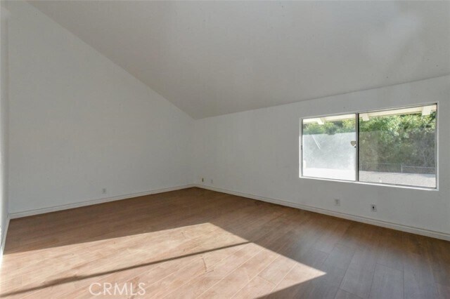 Building Photo - 2057 Dacian Dr S