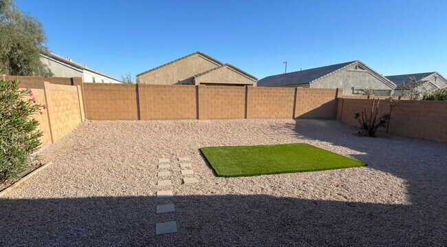 Building Photo - 8530 W Millerton Way