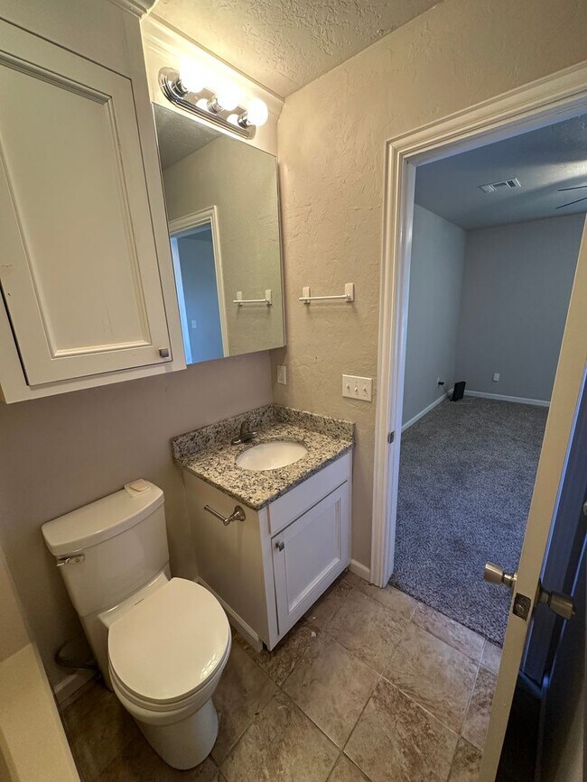 Building Photo - Total Remodel 3bed, 2bath, 2car in S Norman
