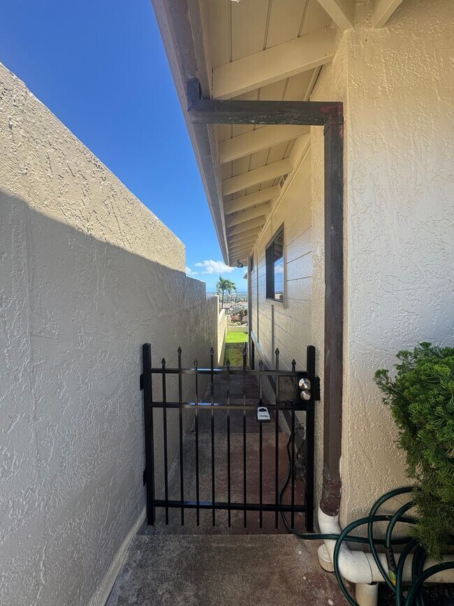 Building Photo - KAAHELE