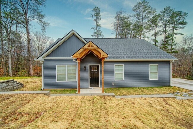 Building Photo - Craftsman Style Home in Greer