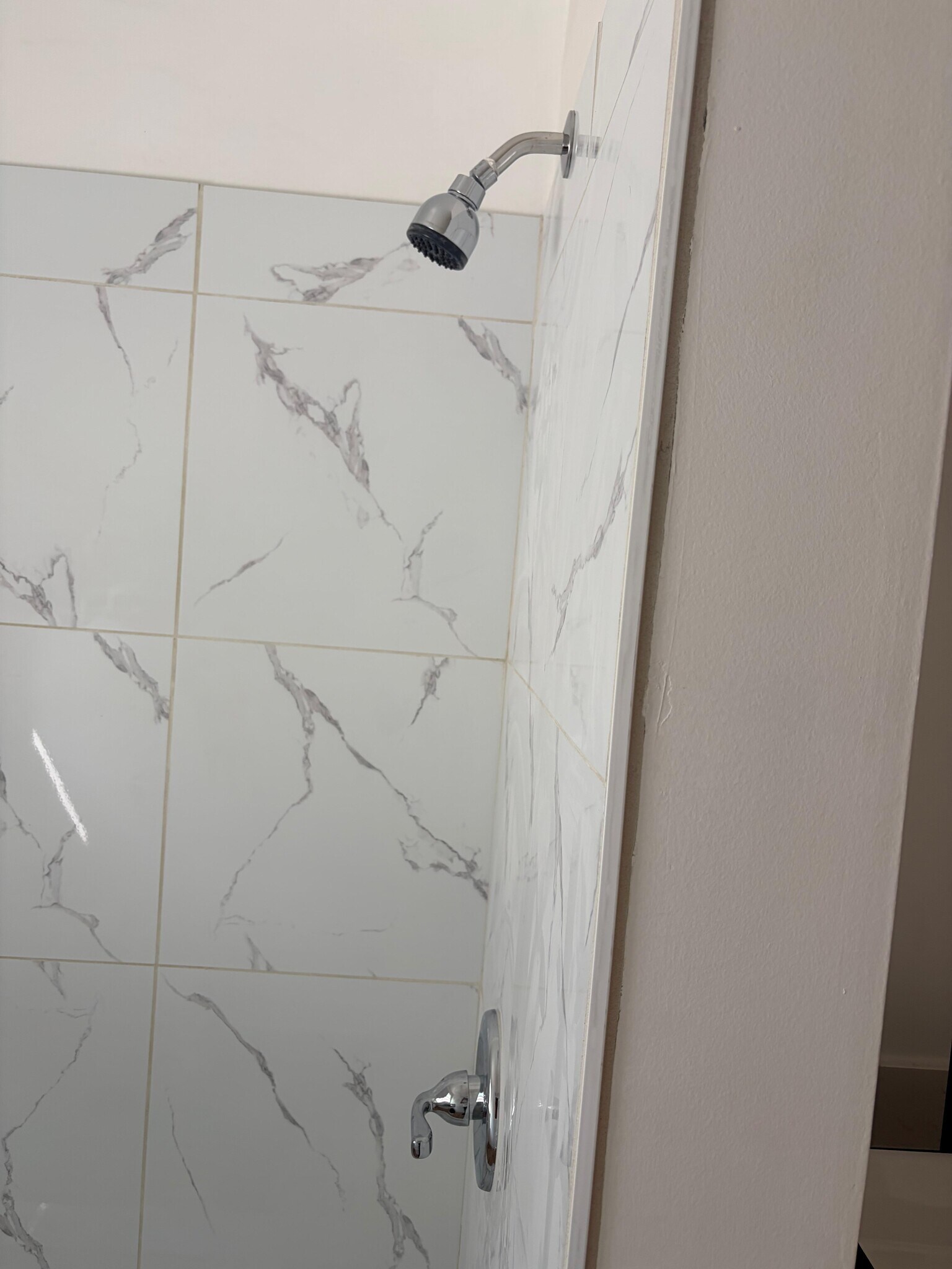 Building Photo - 2212 Fox Hills Dr