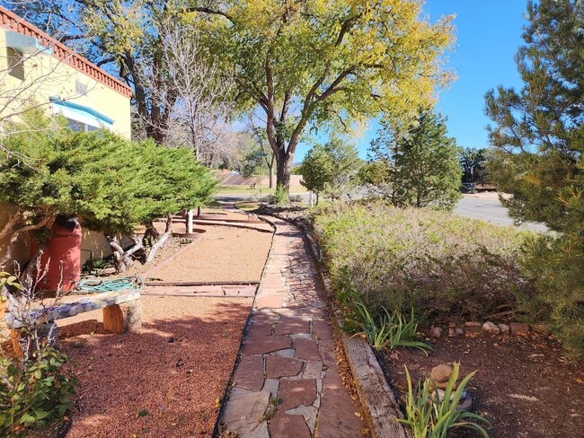 Building Photo - 1324 Galisteo Pkwy