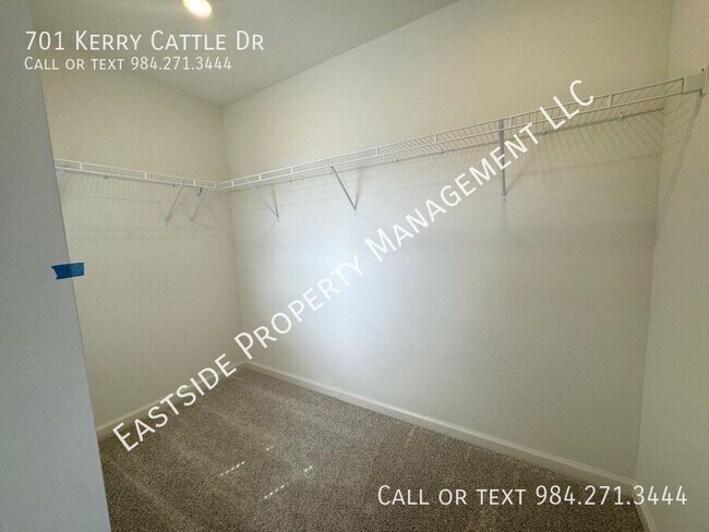 Building Photo - 701 Kerry Cattle Dr