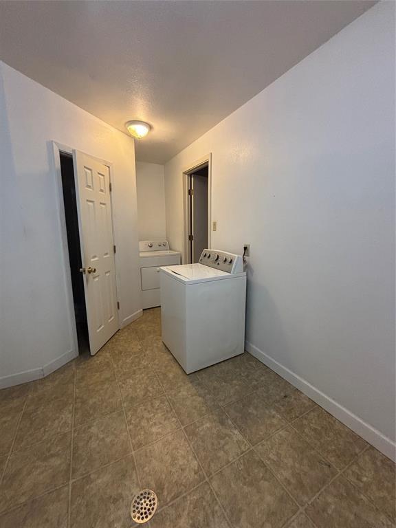 Building Photo - 211 Long Dr