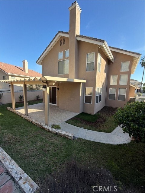 Building Photo - 17 Pastora