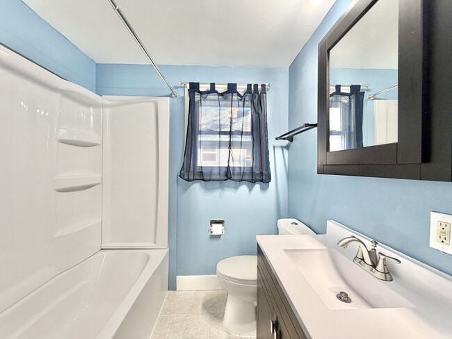 Building Photo - 1616 Dewey Ave