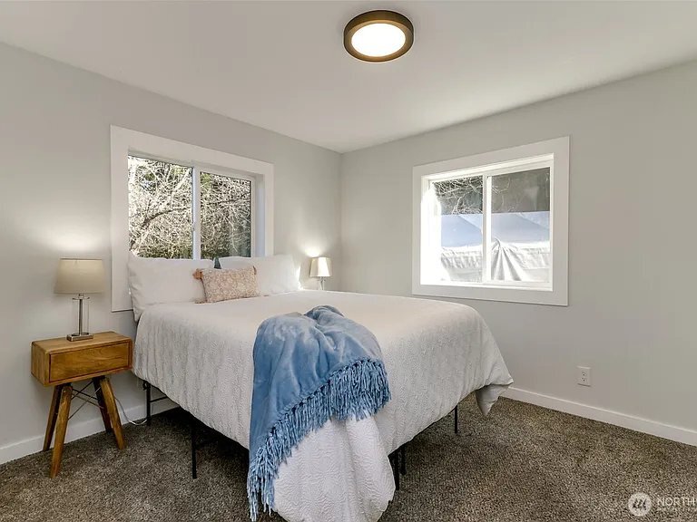 Building Photo - 12343 Shadowbrook Dr SW
