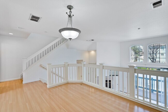 Building Photo - Amazing Floor Plan Multi Level Townhome in North San Jose @ California Northpointe